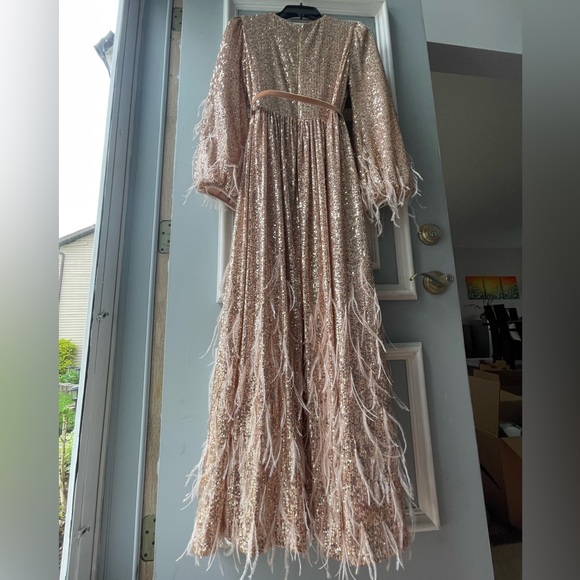 Formal dress - Picture 2 of 10